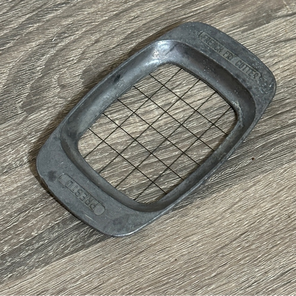 Vintage‎ Metal French Fry Cutter Wire Grid Press Kitchen Tool Primitive